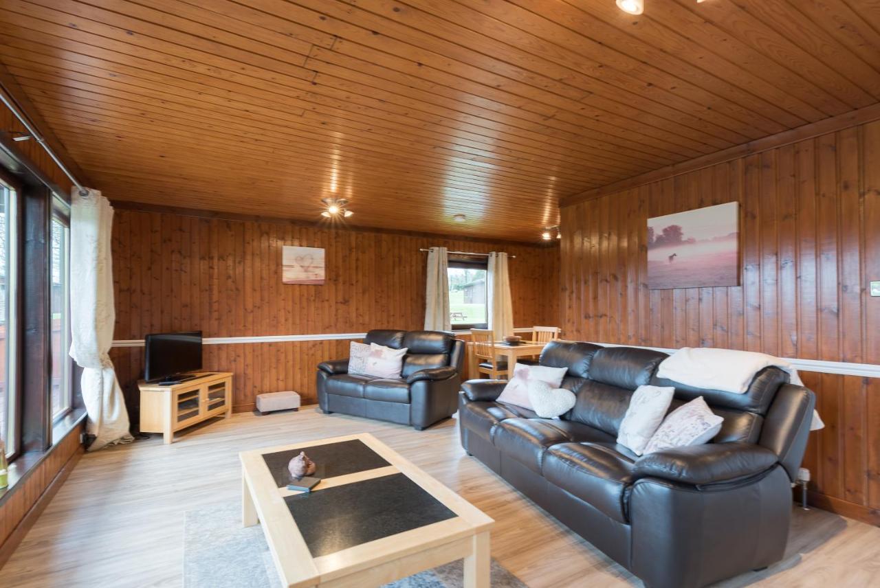 Bluebell Lodge 9 With Hot Tub Newton Stewart Exterior foto